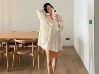 Han Ye Seul, newlywed home revealed? ... Perfect style with overshirt