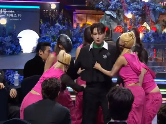 Yim Siwan: "Be careful with your award comments"... He kept his promise to perform at Celebration (video included)