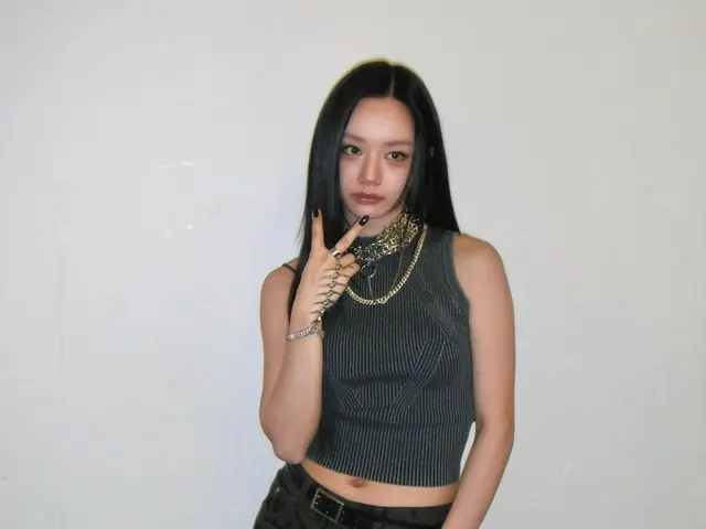 HYERI (Girl's Day) "I Love You" Confesses Love with Her Alluring Visuals...She's Getting Prettier