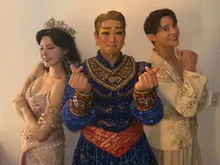 Kim Jun Su (Xia) poses with her "Aladdin" co-stars Jung Won Young and Min Kyung Ah... "Let's meet again someday"