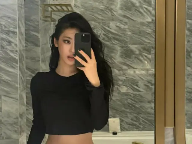 "aespa" Ningning catches everyone's attention with her stunning chemi-hori (ant-like waist)