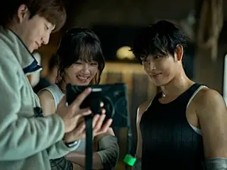 Netflix's film "Mantis" starring Yim Siwan reaches second place globally... Making-of stills revealed