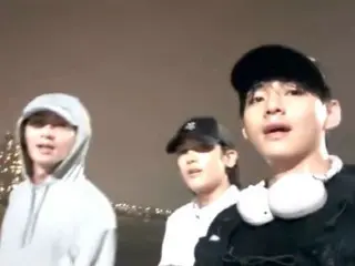 BTS' V takes a walk along the Han River in the rain with actors Park Seo Jun and Park Hyung Sik... The friendship of the "Wooga family" is heartwarming