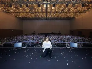Jaejung greets Vietnamese fans up close... "See you again soon"
