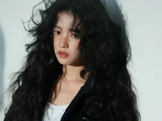 Kim TaeRi even looks good with a perm... Captivating with her unique visuals
