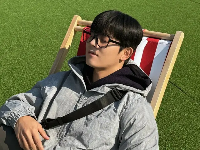 Kim Dongjun (ZE:A)'s boyish visuals make people's hearts flutter, making it hard to believe he's in his 30s