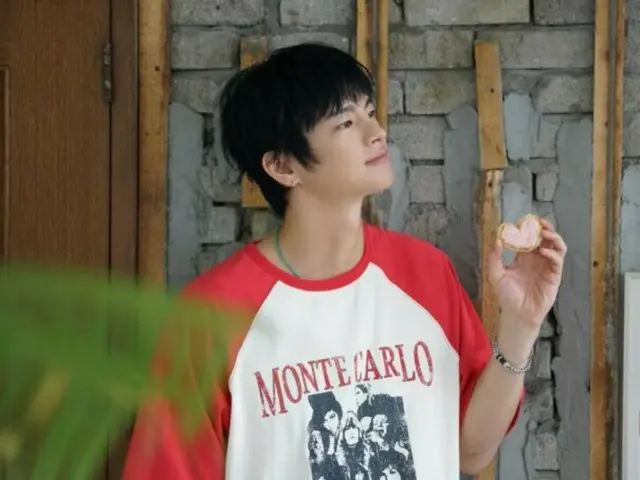 Seo In Guk exudes cuteness and charm... Behind-the-scenes footage from Asia fan meet tour (video included)