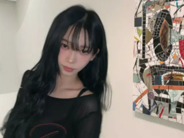 "aespa" Karina exudes pure beauty when she steps off the stage... "Beautiful décolleté line"