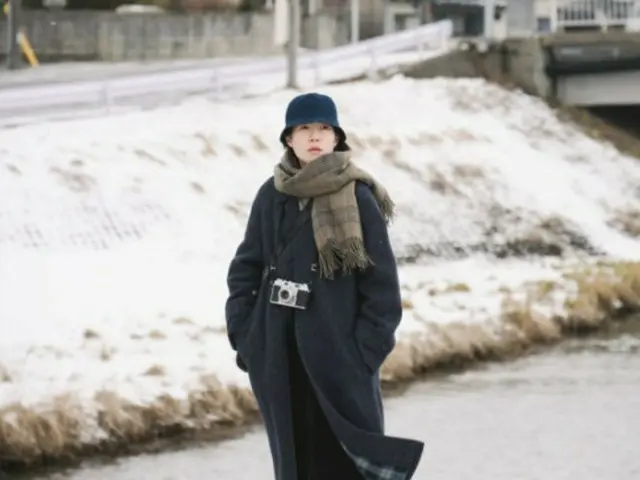 Actress Shi Eun Gyeung and director Miyake Sho's Japanese film "Travels and Days" will be released in Korea on December 10th.