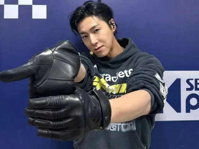 TVXQ's Yunho (U-KNOW) promotes new song with point dance