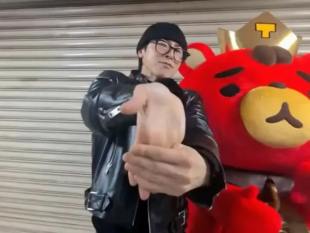 "TVXQ" Yunho (U-KNOW) releases "TB-chan Stretch" challenge video (video included)