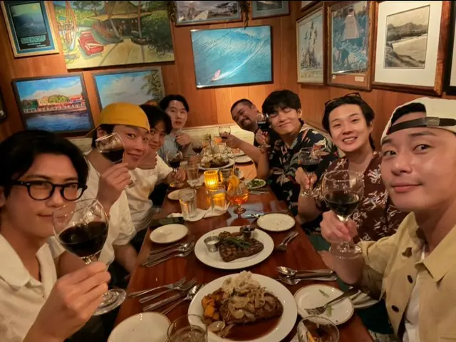 Actor Park Seo Jun reveals his days spent with the "Wooga family" including BTS's V, Park Hyung Sik (ZE:A), and Choi Woo-shik