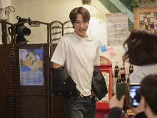 EXO's Suho, D.O., Kai, Chanyeol, Lay, and Sehun appear on the web variety show "Sisters Cafe"... Explosive synergy