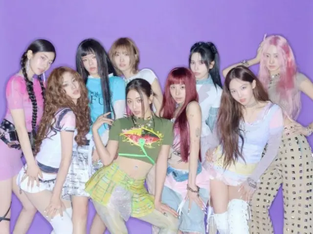 TWICE lights up 50,000 flames of hope (light sticks) in Hong Kong, a city in mourning... Their world-class dignity shines amid the crisis