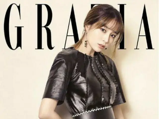 Actress Lee Min Jion, released pictures. B cut of the magazine ”GRAZIA”.