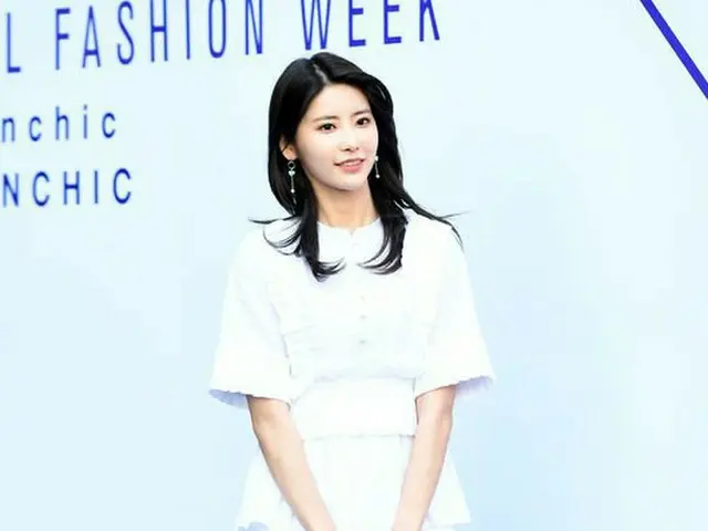 DIA Hihyeon attended the ”2017 F ​​/ W HERASeoul Fashion Week” fashion show.