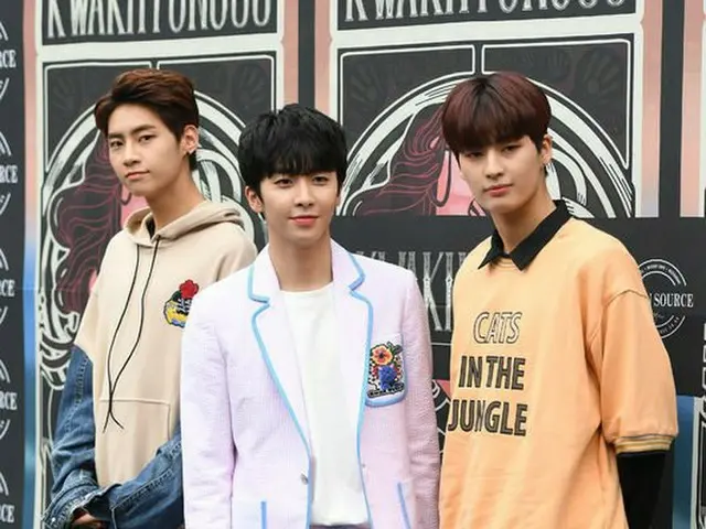 UP 10TION Attend Kogyol, Way, Xiao, Kwak Hyun Ju Collection 2017 F ​​/ W OffShow.