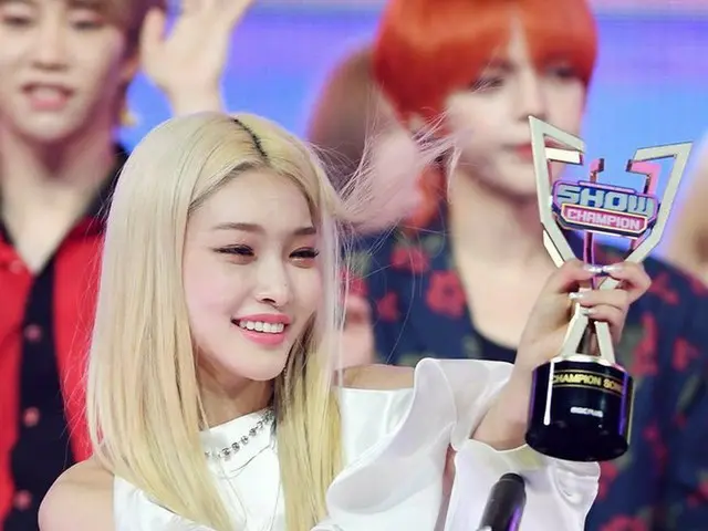 Chung Ha, WJSN Youngjong also celebrates 1st place on MBC MUSIC ”Show Champion”.