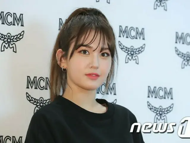 Singer Jeon Somi attends MCM “AW19 Pop-up Store Open Event”. On the afternoon of23rd, Seoul Lotte De