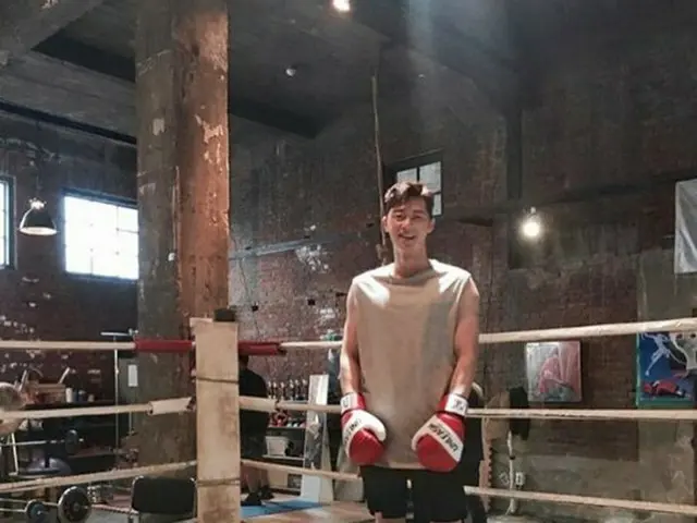 Actor Park Seo Jun, updated SNS. Appearance at the shooting site. The appearanceof boxing gloves wil