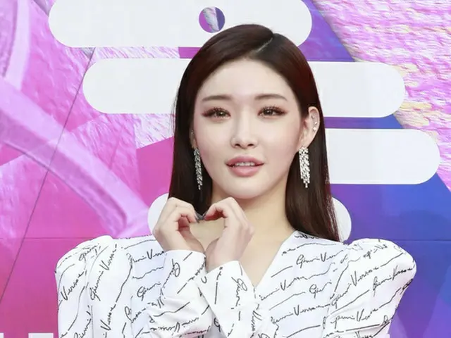 CHUNG HA, ”HIGH1 SEOUL MUSIC AWARDS” appeared on the red carpet. . .
