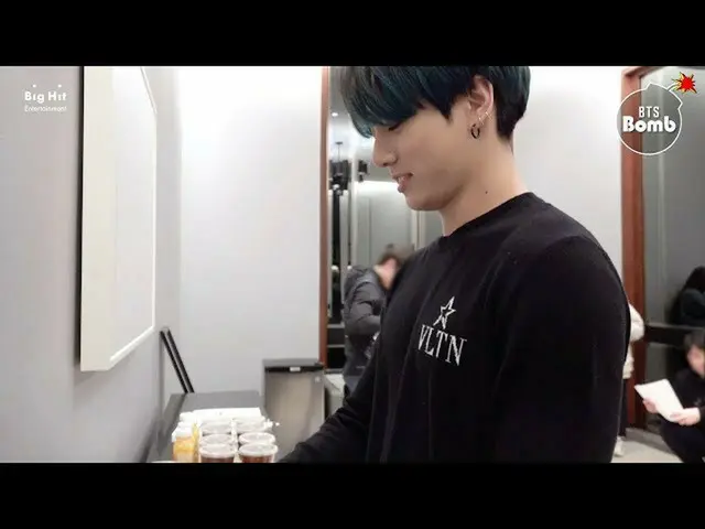 [Official] BTS, [BANGTAN BOMB] Spelling with Water Bottles --BTS ..  