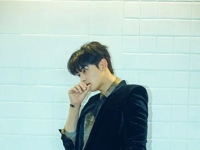 [DOfficialfan] [#CHAEUNWOO] [Picture IS] CHAEUNWOO, cover model of a famous Chin