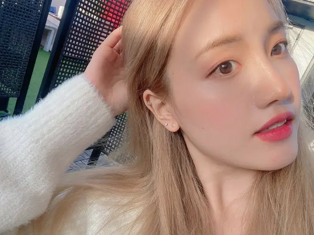 [T Official] CherryBullet, [#HAEYOON] Roulette let's eat! 🤓 #CherryBullet