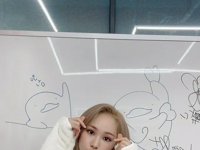 [T Official] EVERGLOW, [#Lost child] My favorite platypus ward ♥♥♥ and people's 