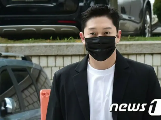 Goo Hara(KARA)'s ex-boyfriend, Choi Jung-bom, who was tried on suspicion of thre