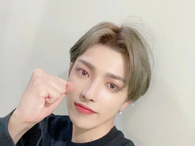 [T Official] ATEEZ, [#Hongjun] Today 💪🖐 #ATEEZ