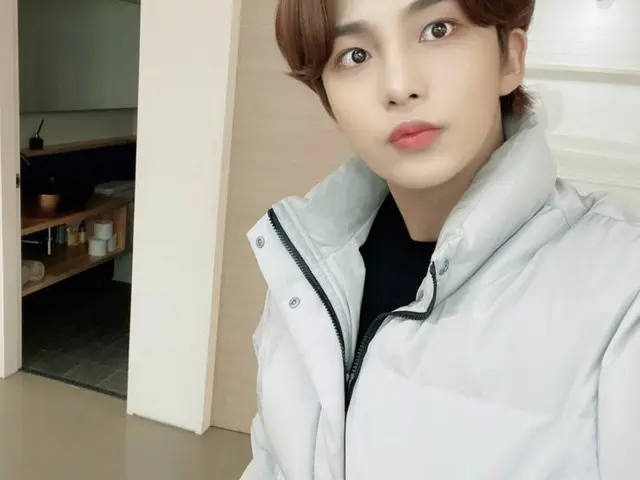 [T Official] ATEEZ, [#Jungho] This Tiny! I'm practicing hard so that I can see a