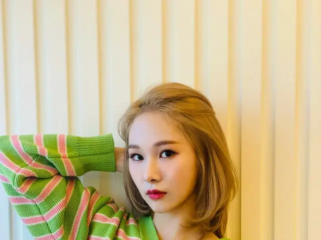 [T Official] EVERGLOW, [#Mia] Today is Green Mia