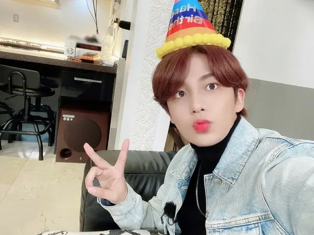 [T Official] ATEEZ, [#Jungho] I'm shooting a reality show for my birthday, but I
