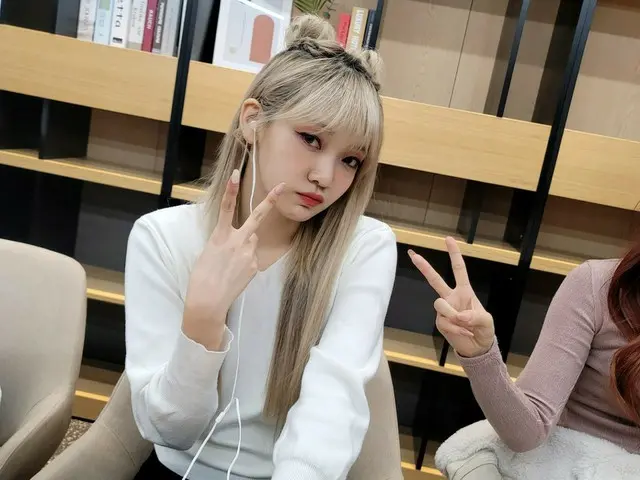 [T Official] EVERGLOW, [#Coming] Forever Mohen ♡ 3 ♡ A little again me! Whose ha