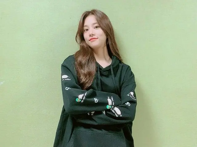 [T Official] LABOUM, [#Solbin] Latte ❣ It's cold, so it's warm to wear ～～! Also 