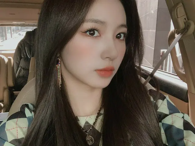 [TOfficial] Cherry Bullet, [#JIWON] I gave it a click at the corner of the eye #