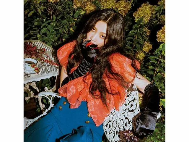 [G Official] Red Velvet, JOY is back with her photos, "The Adventures of Finding