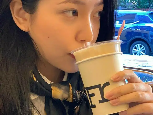 [G Official] Red Velvet_Yeri, ☕️☕️🖤✨ ..  
