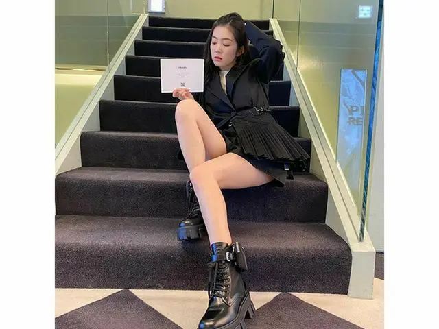 [G Official] Red Velvet IRENE, @prada #PradaSS21 The first fashion show in which