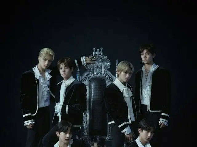 ENHYPEN's debut album is about 230,000 on the first day. Overwhelming first plac