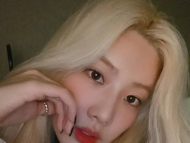 [T Official] LOONA (Loona), [#Kinritsu / #KimLip] Orbit What? It's sunny, coldand warm :) I want to