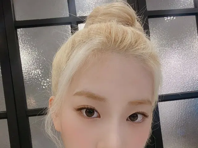 [T Official] LOONA, [KimLip] Orbit former member Do you like it? It's alreadyFebruary! It's Kim Jung