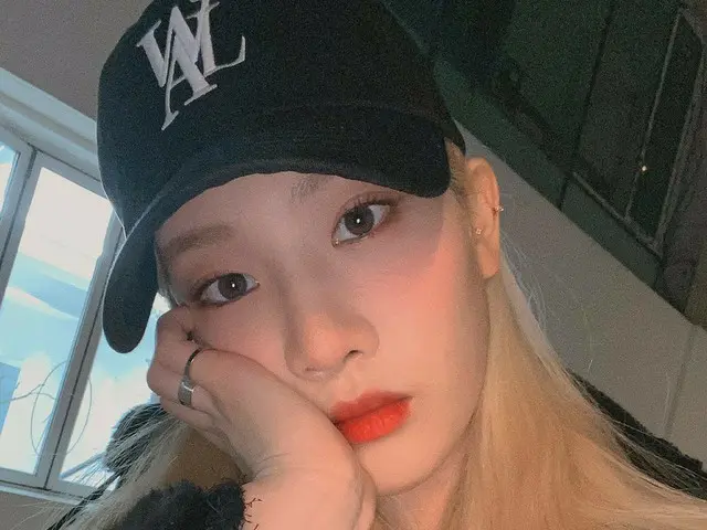 [T Official] LOONA, [KimLip] Orbit, the weather has become cold. Trouble andcarry around! I love you