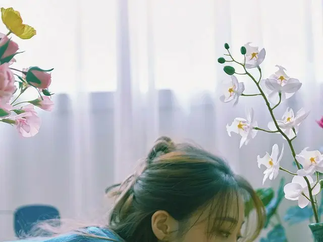 [T Official] MAMAMOO, RT ELLE_KOREA: #ELLEstar #May issue #MOONBYUL MOON BYUL'sMay photobook, which