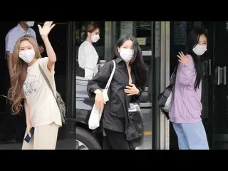 [Fan Cam S] MAMAMOO_ arrives to work On the way Fan Cam MAMAMOO_ _ fancam @ 2106