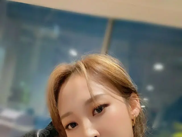 [T Official] MAMAMOO, [#MOON BYUL] After a while, at 9 o'clock, we Muumuueveryone neighbor now ”stud
