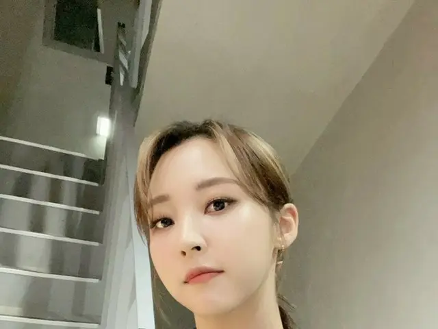 [T Official] MAMAMOO, [#MOON BYUL] Neighbor Now with the stars today studio DoorNight 🙌🏻 We Muumuu