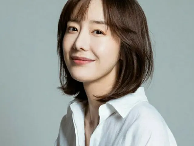 Actress Yoon Jung Hee, COVID-19 virus positive test. Belongs to the same officeas HANI (EXID) where