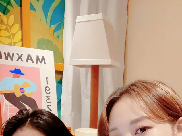 [T Official] MAMAMOO, [#Solar #MOON BYUL] Today is a solar cell and MOON BYULThis together Neighbor